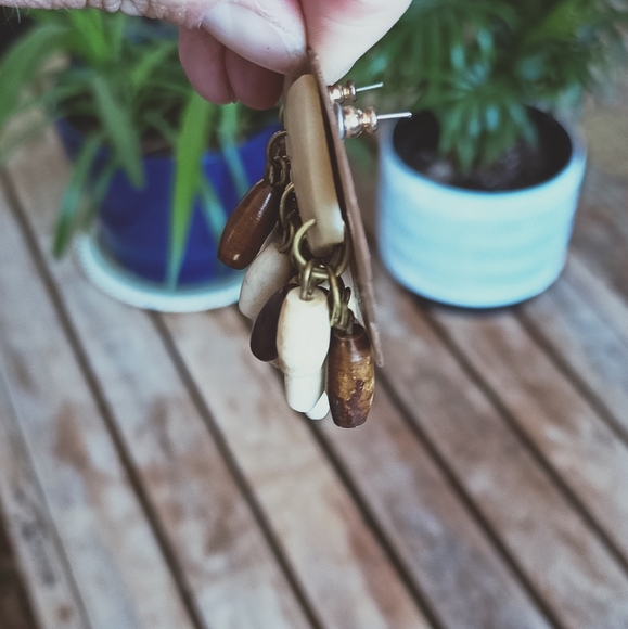 Vintage bone and wood boho Earrings - Picture 2 of 4